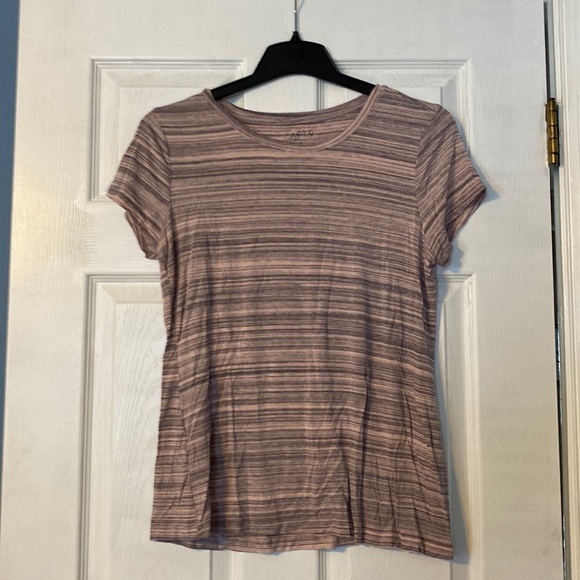 APT 9 womens tee; size medium - Picture 1 of 4